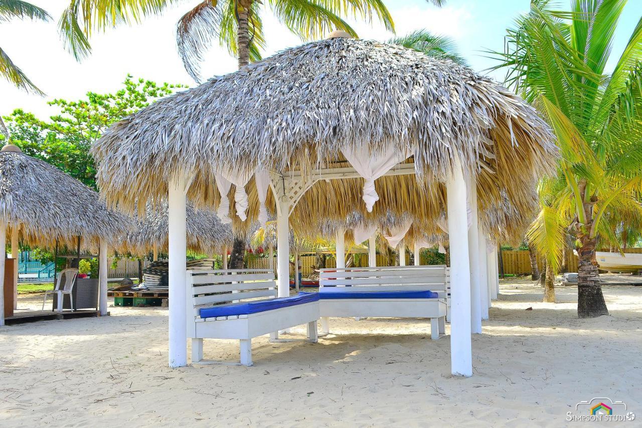 Arenas Beach Hotel Corn Islands Exterior photo